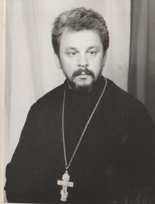 настоятель храма священник Сергий Ганьковский